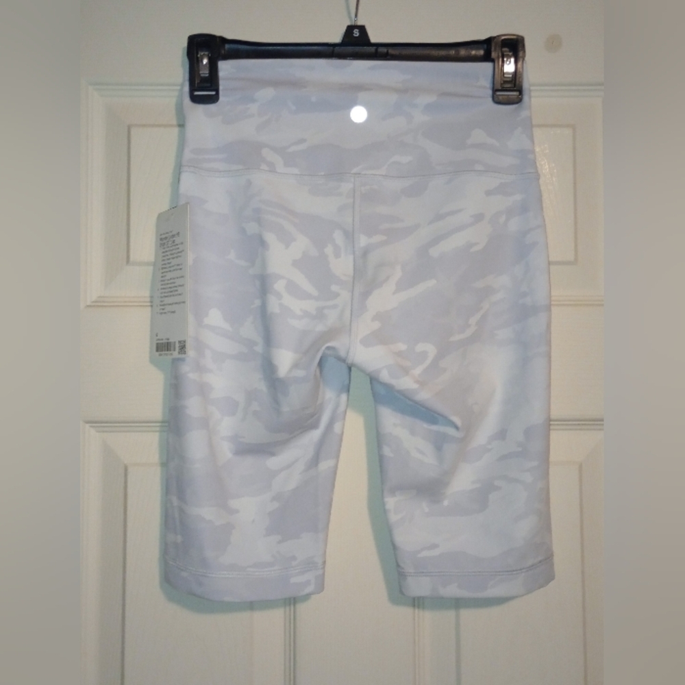 NWT Lululemon Wunder Under High Rise Shorts Womens Size 6 - Picture 2 of 7